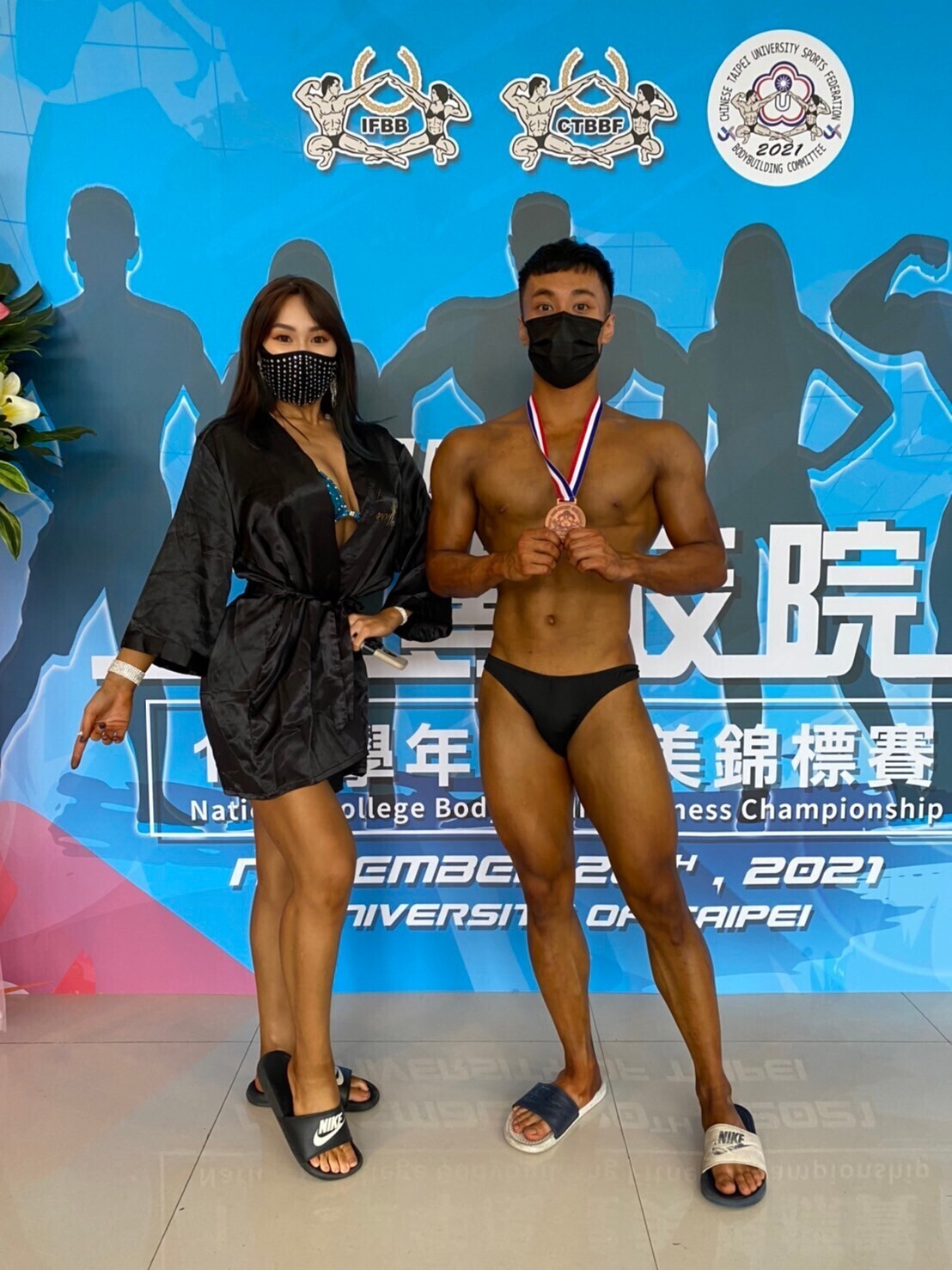 男女生授獎展示 