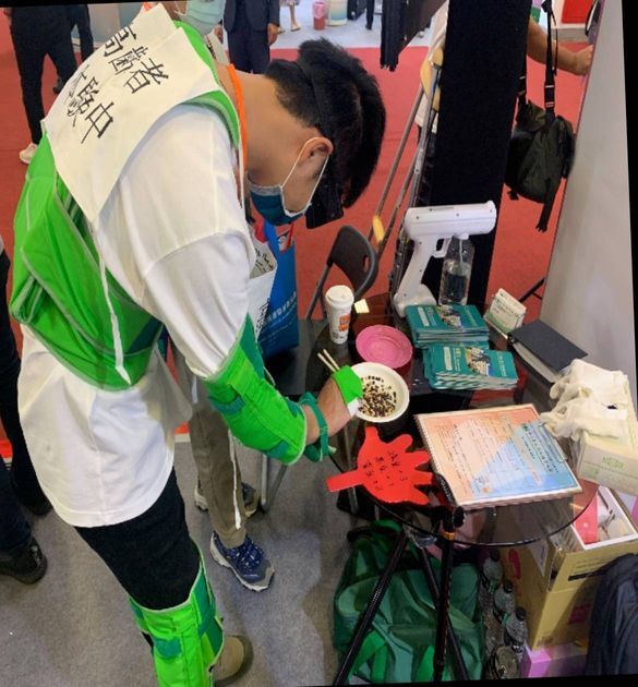 圖2高齡者模擬體驗