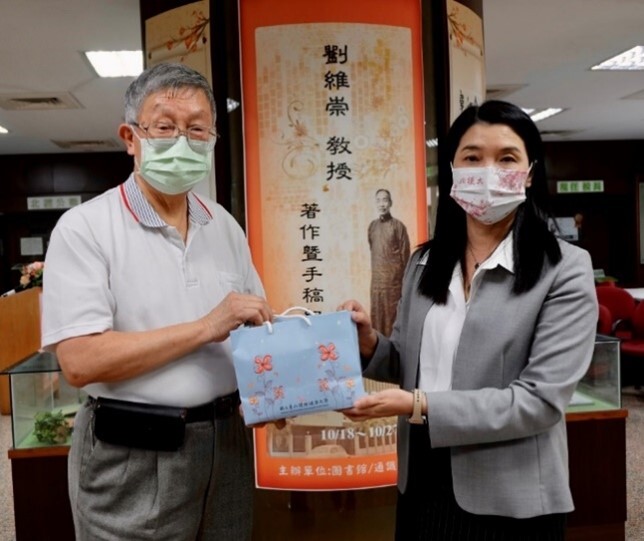 圖2吳淑芳校長與貴賓洪賑堂先生合影